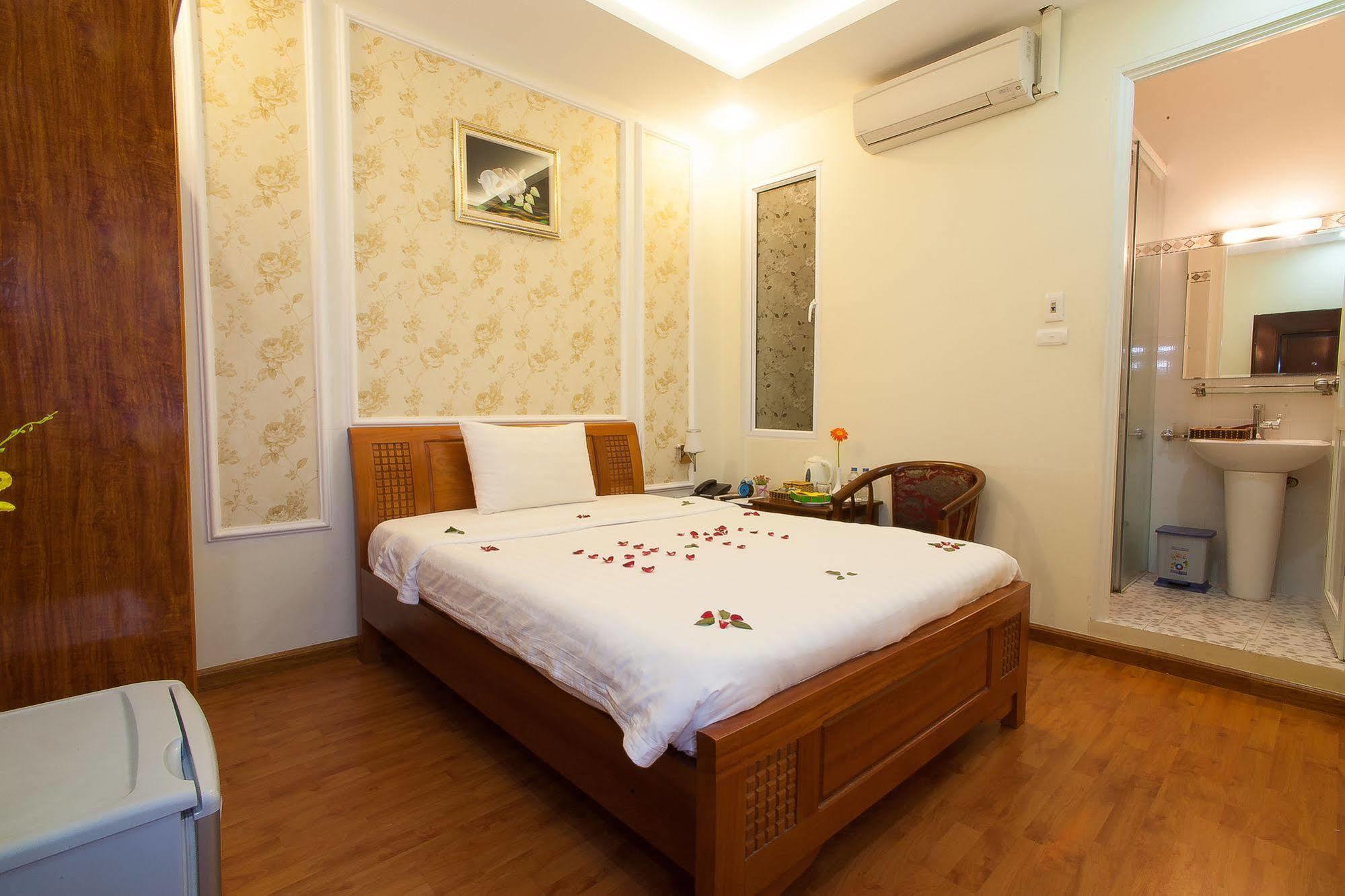 Delica Premium Hotel Hanoi Exterior foto